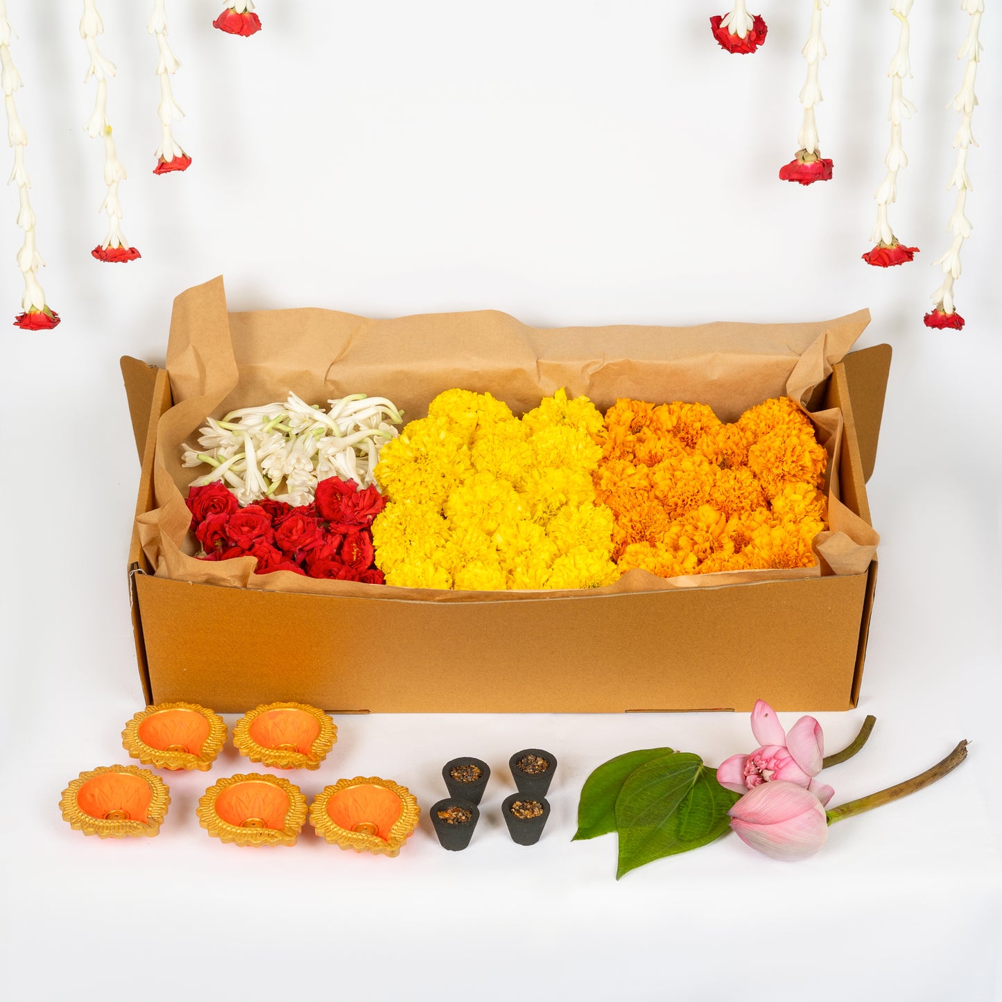 Puja Box (Rajnigandha Strings with Loose Flowers)